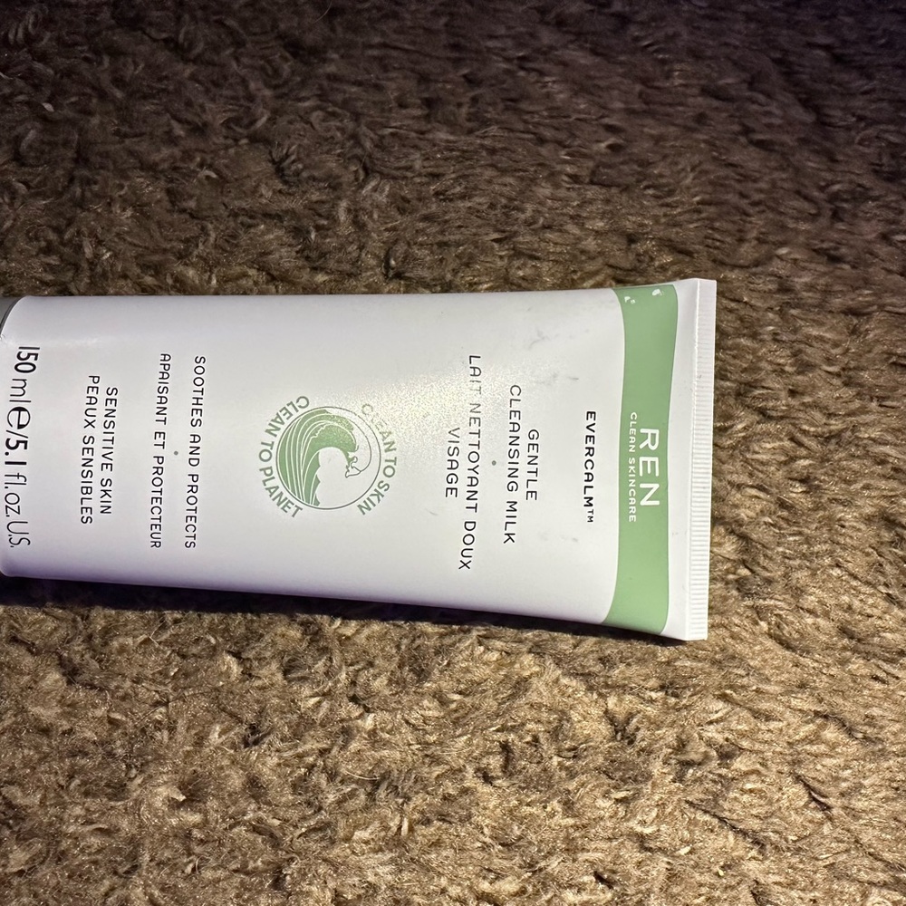 Cleansing milk